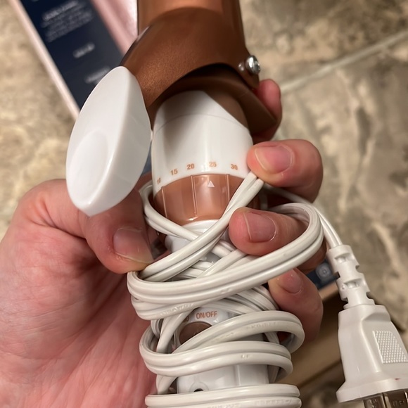 Conair double ceramic 1 1/2 inch barrel - Picture 6 of 7